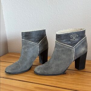 Chanel Grey suede booties